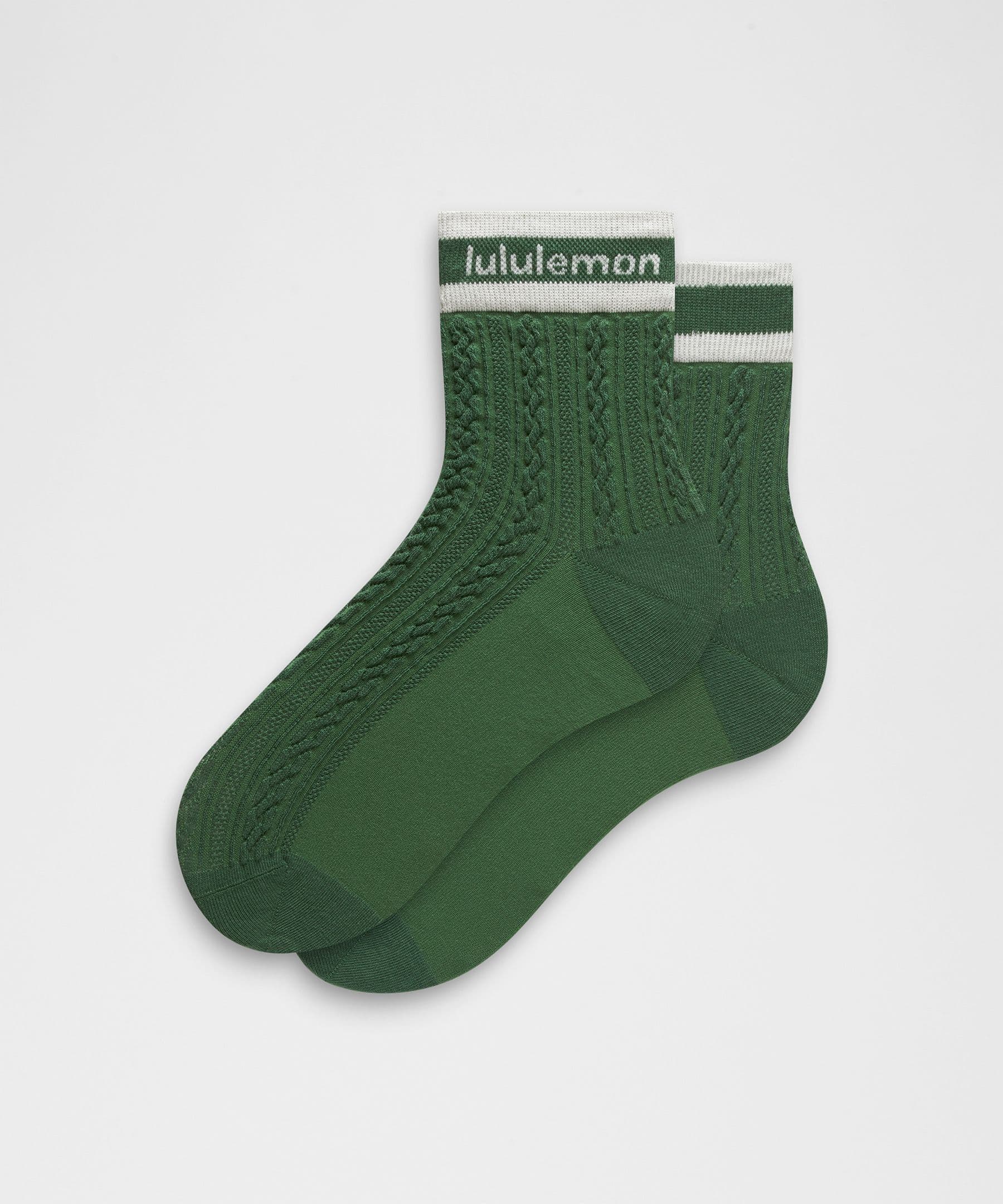 Unisex Cable-Knit Quarter Socks - image 3