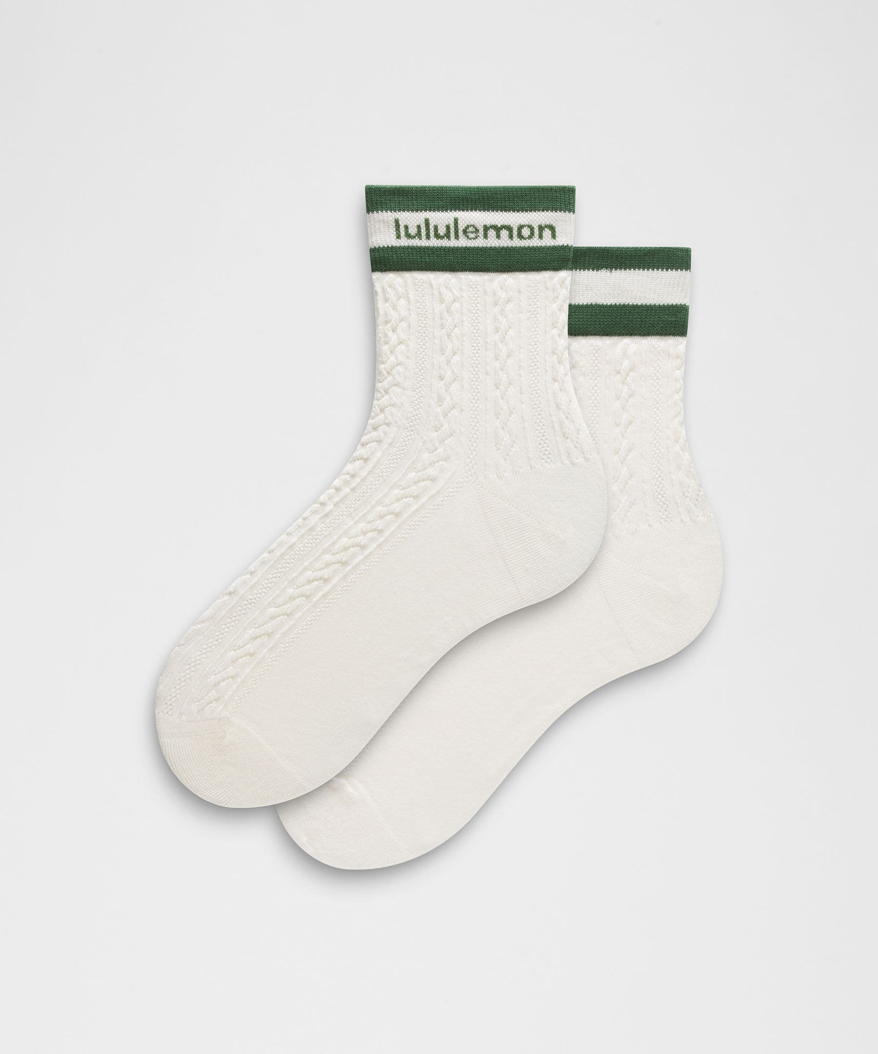 Unisex Cable-Knit Quarter Socks - image 4