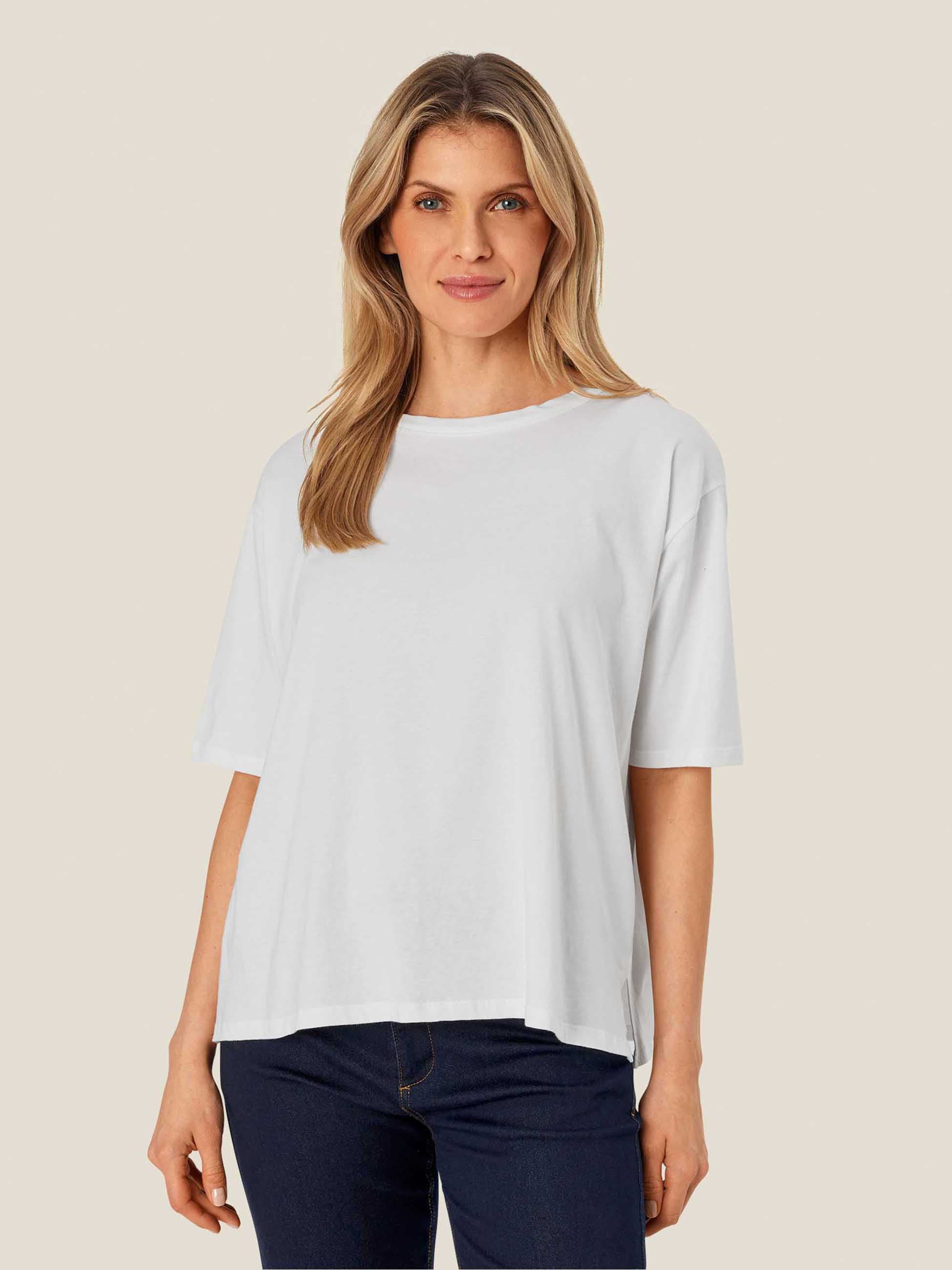 MaDoreann Short Sleeve Crew Neck T-Shirt - image 1