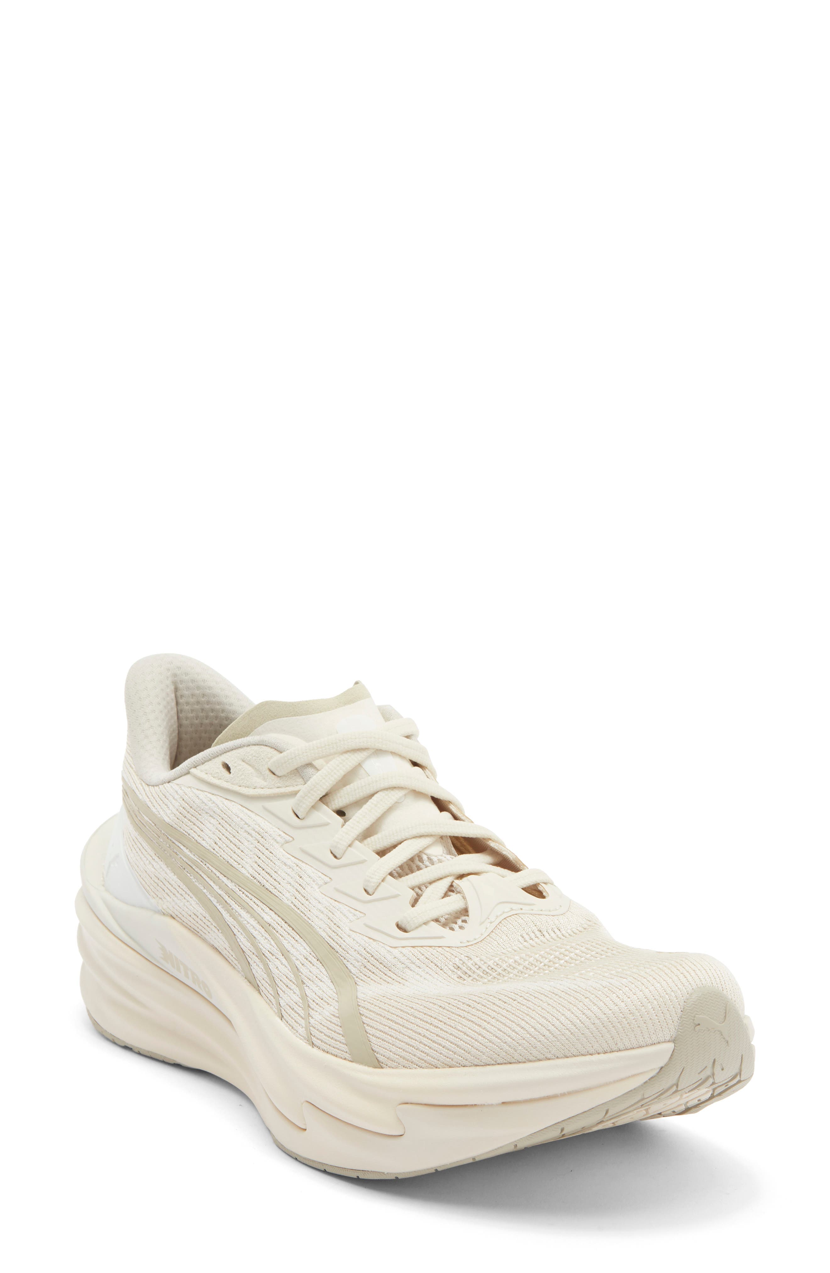 Deviate Nitro 4 Running Shoe - image 1