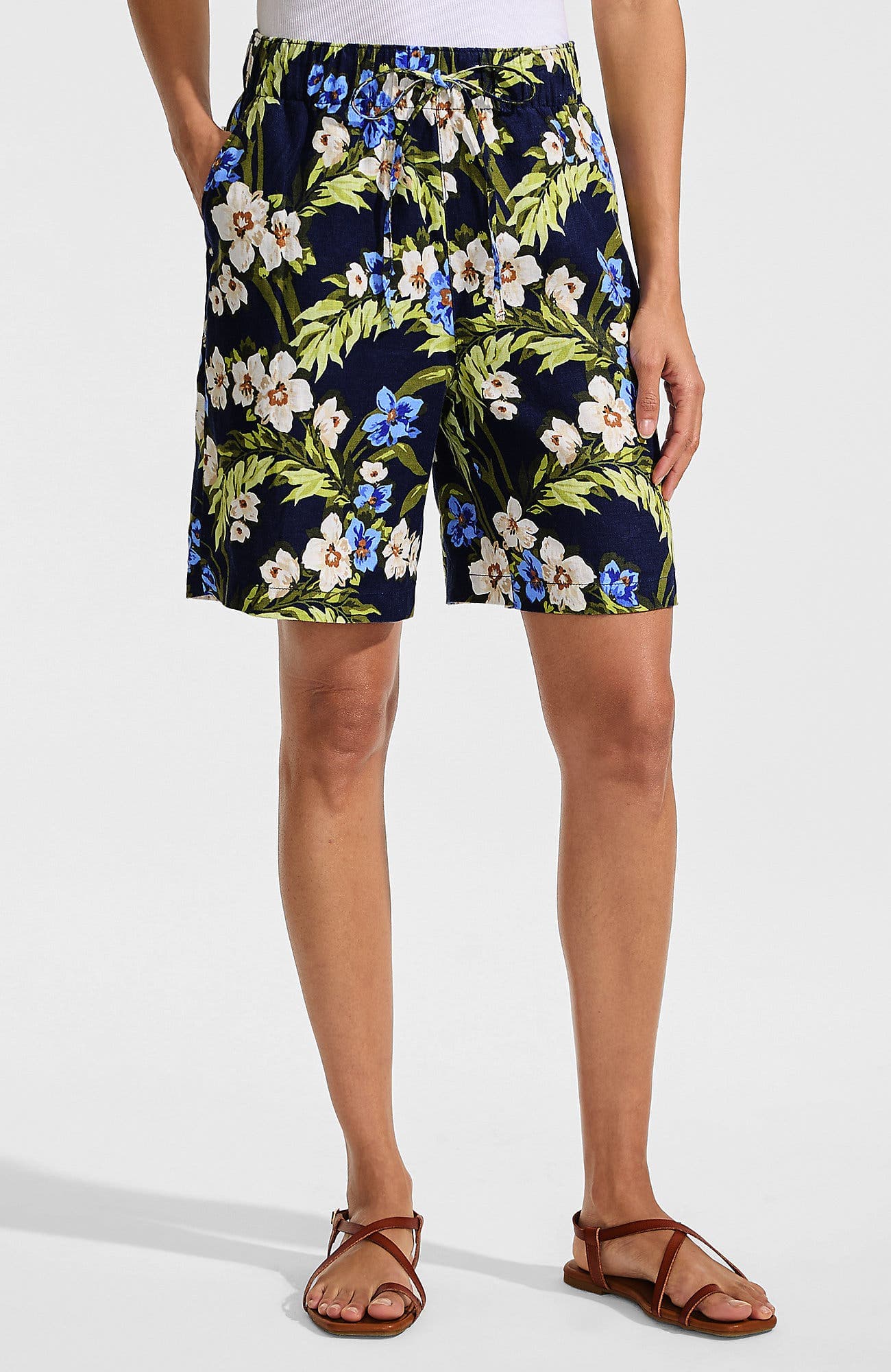 Linen High Rise Pull On 7" Shorts - image 3