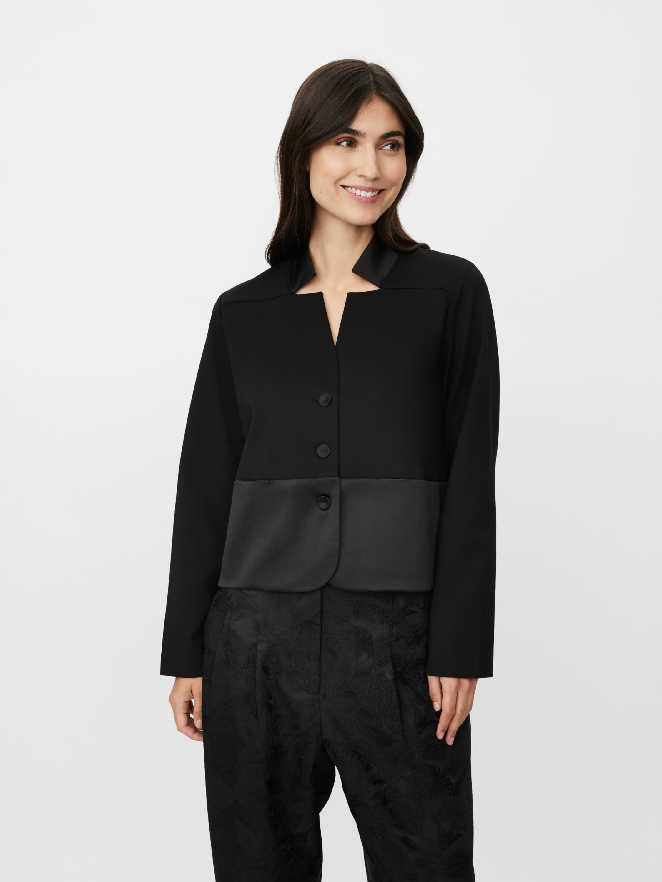 Majadania Cropped Blazer - image 1