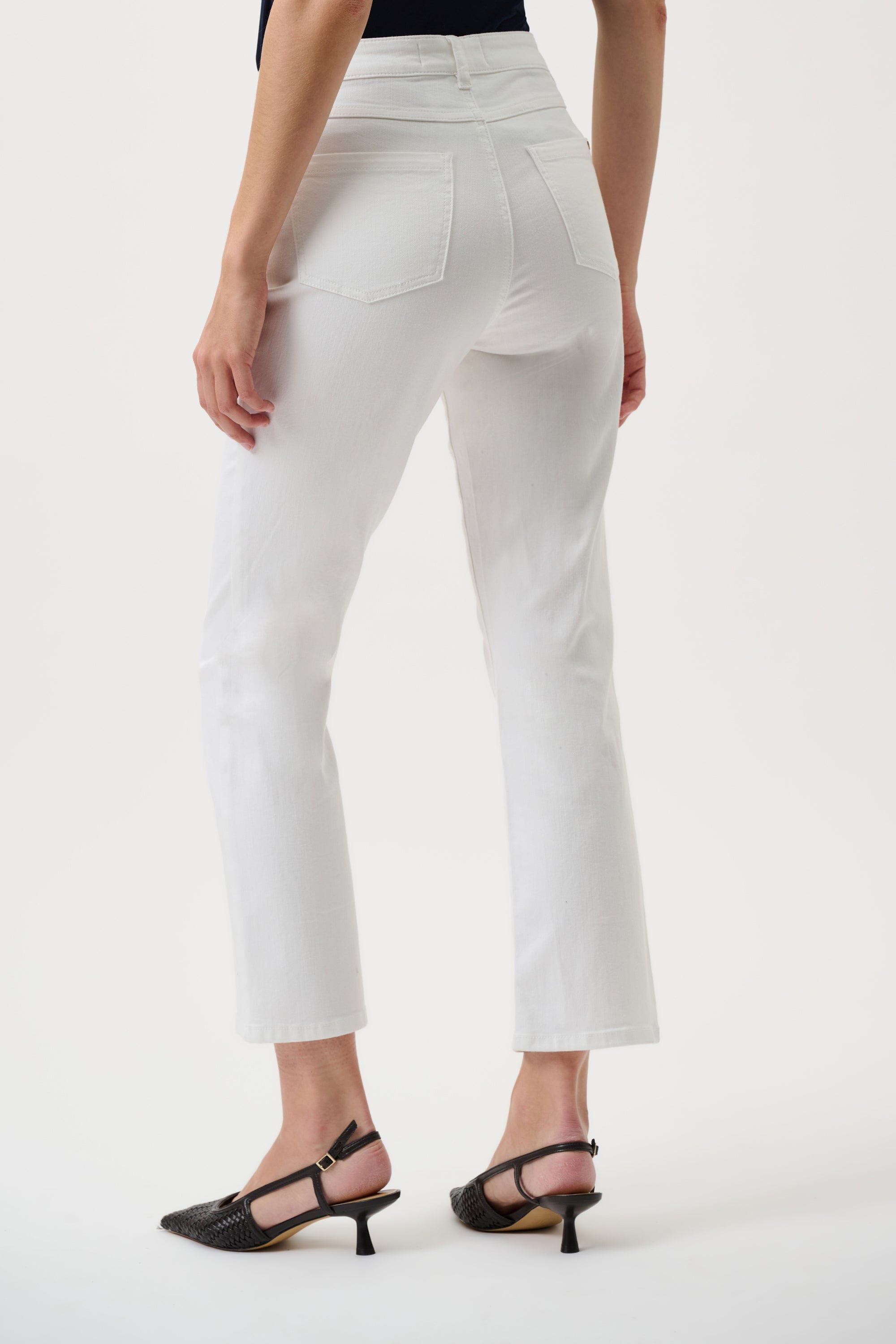 Margot | Classic Straight Leg Stretch Jeans - image 2