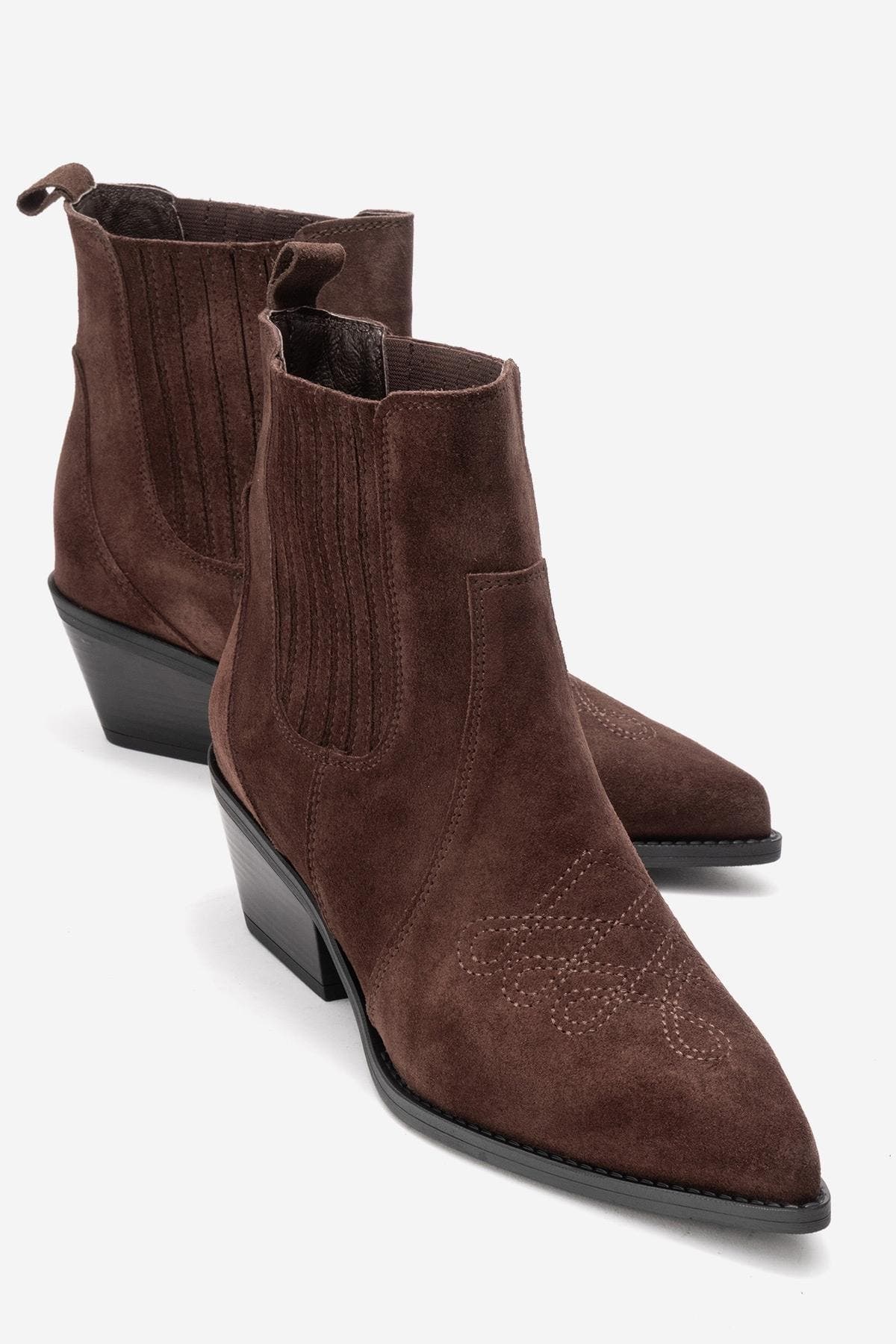 Julieta Leather Block Heel Western Boot - image 1