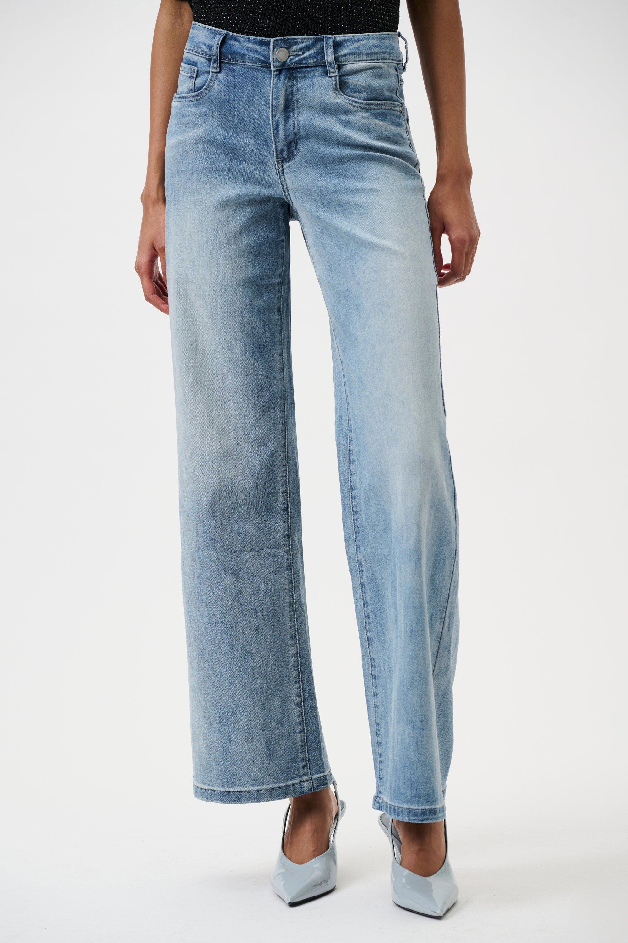 Goldie | Classic Wide-Leg Stretch Jeans - image 1