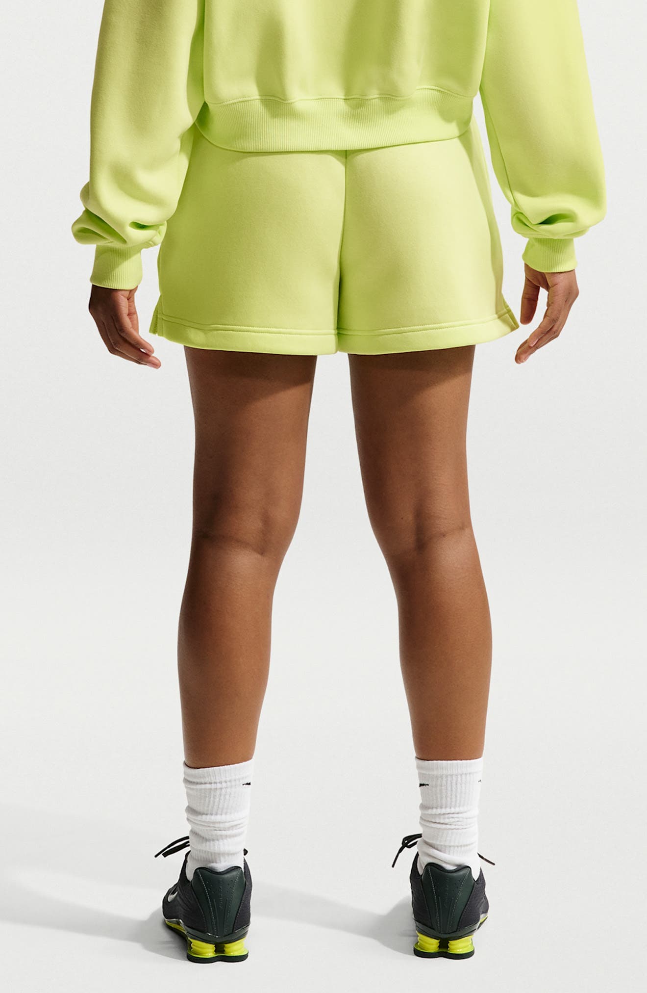 Sportswear Phoenix Fleece Mid-Rise 4-Inch Shorts - image 2