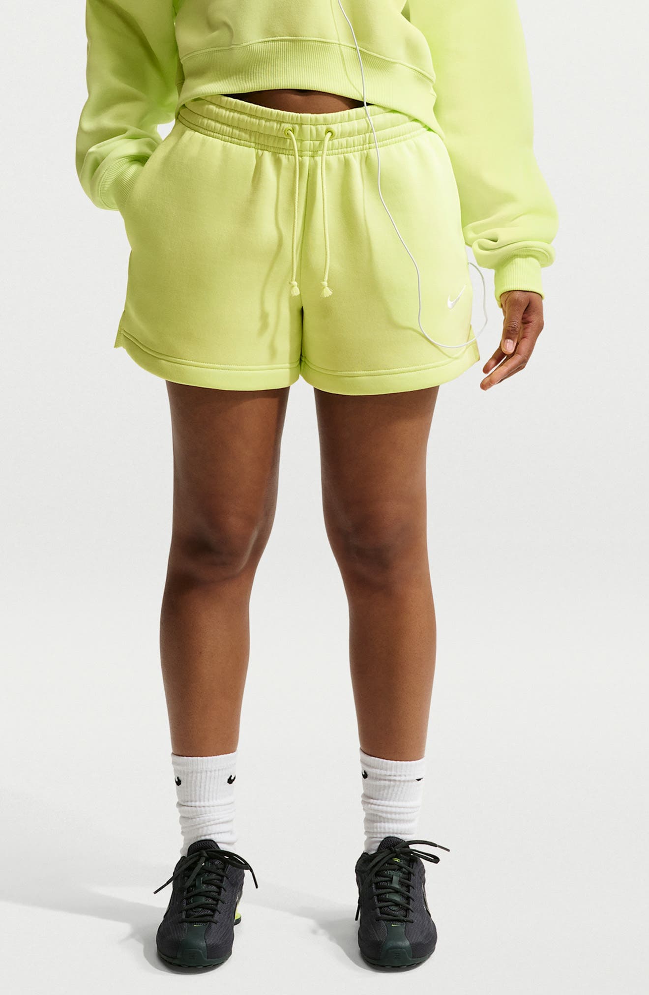Sportswear Phoenix Fleece Mid-Rise 4-Inch Shorts - image 1
