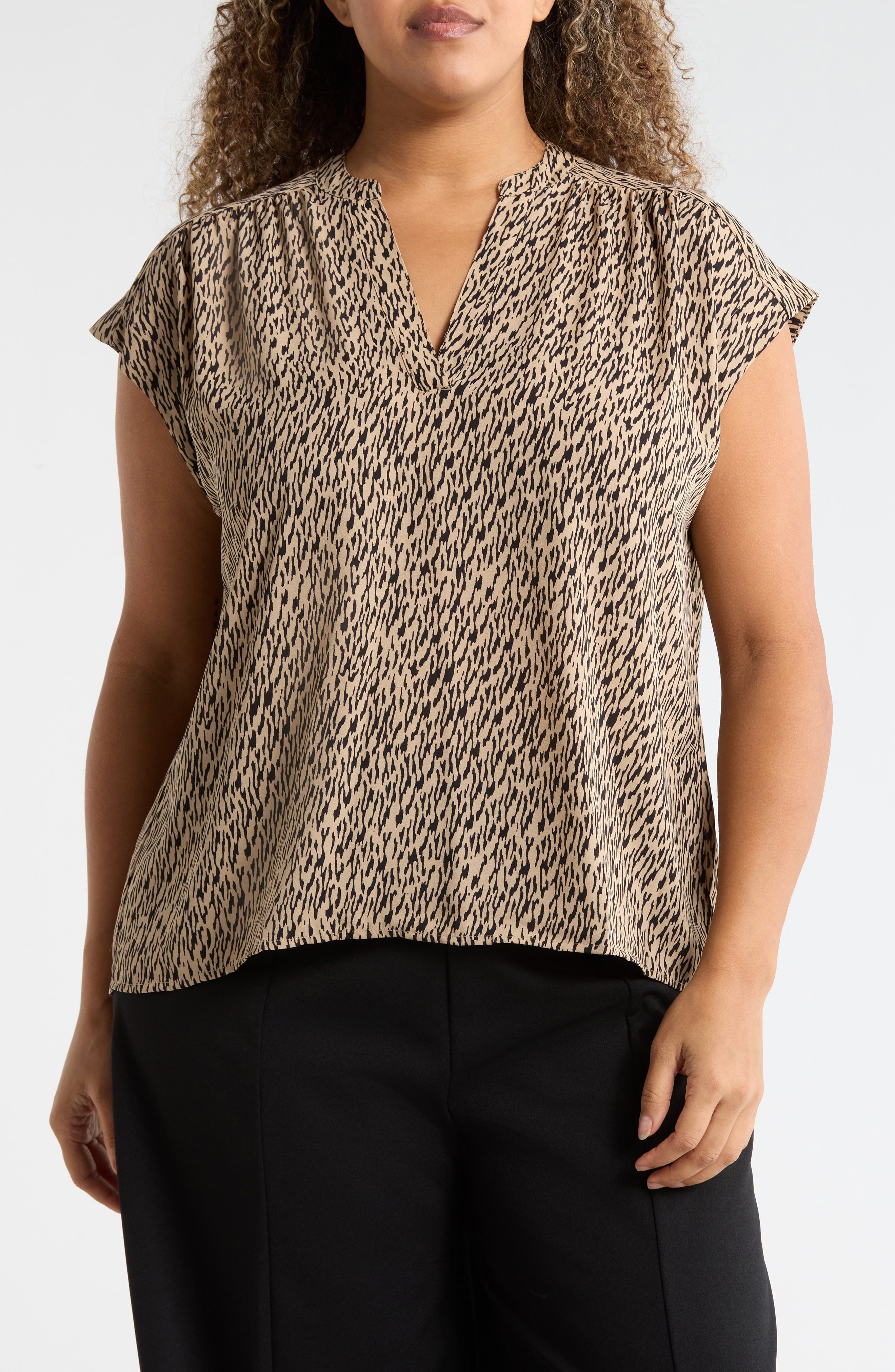 Growover Print Shirred V-Neck Top - image 1