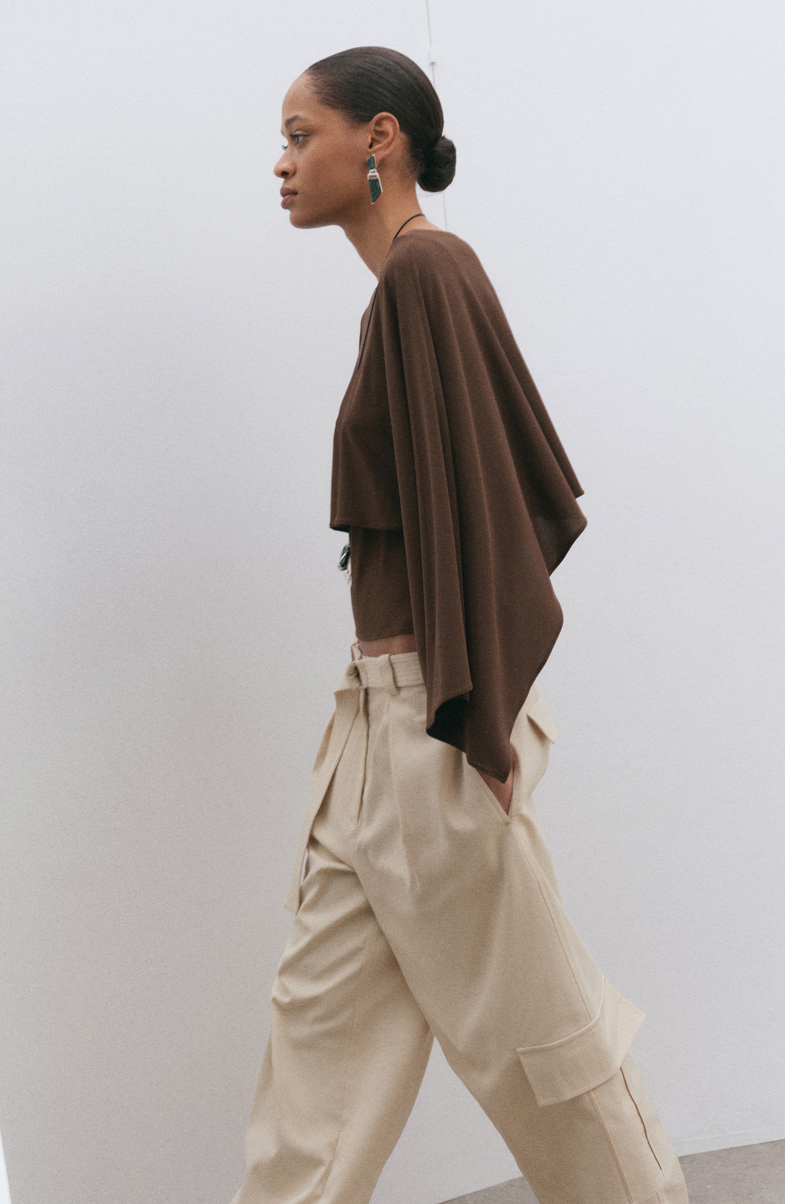 Blusa Lina Cape Top - image 2