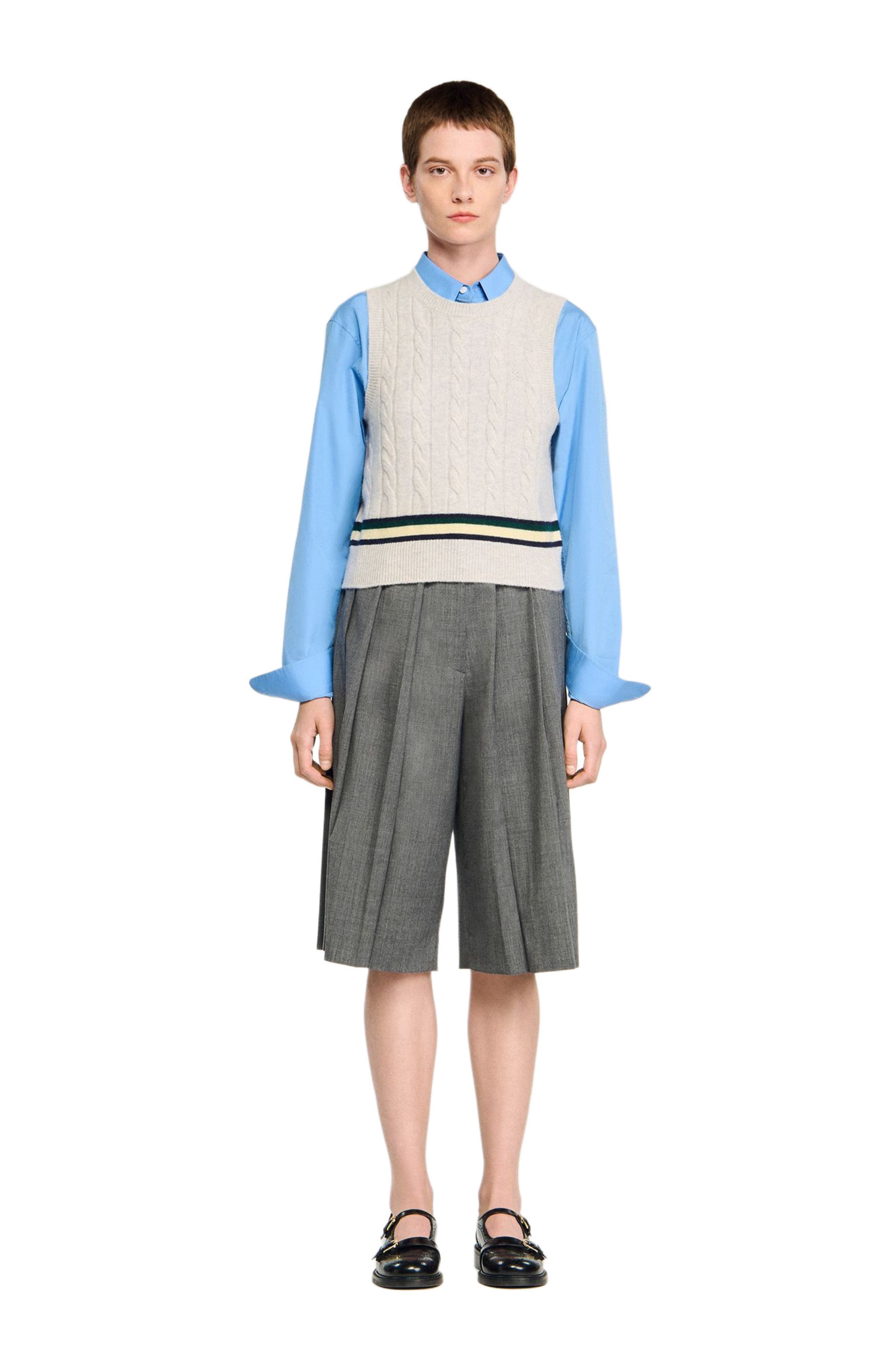 Sleeveless cropped cable knit sweater - image 2