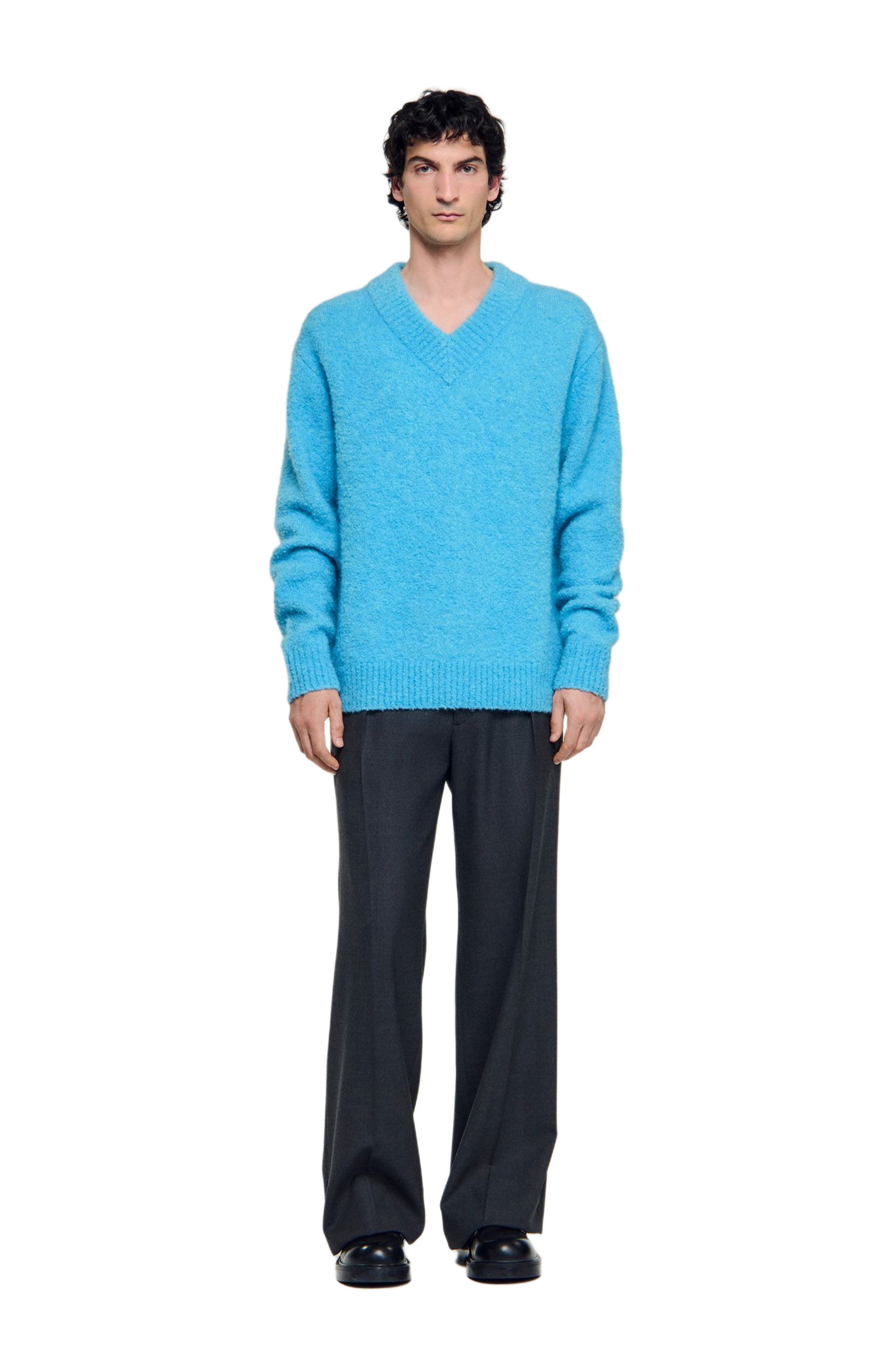 V-neck long-sleeve sweater - image 1