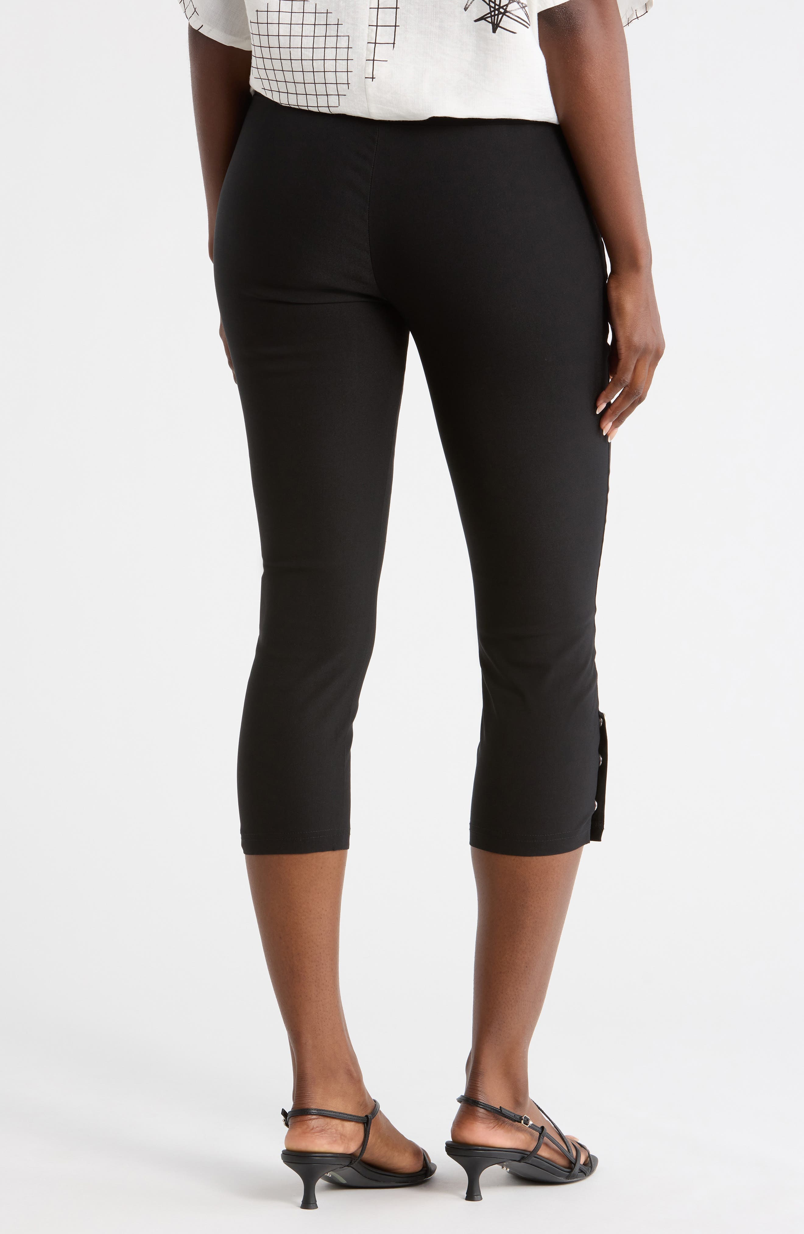 High Waist Pull-On Capri Pants - image 2
