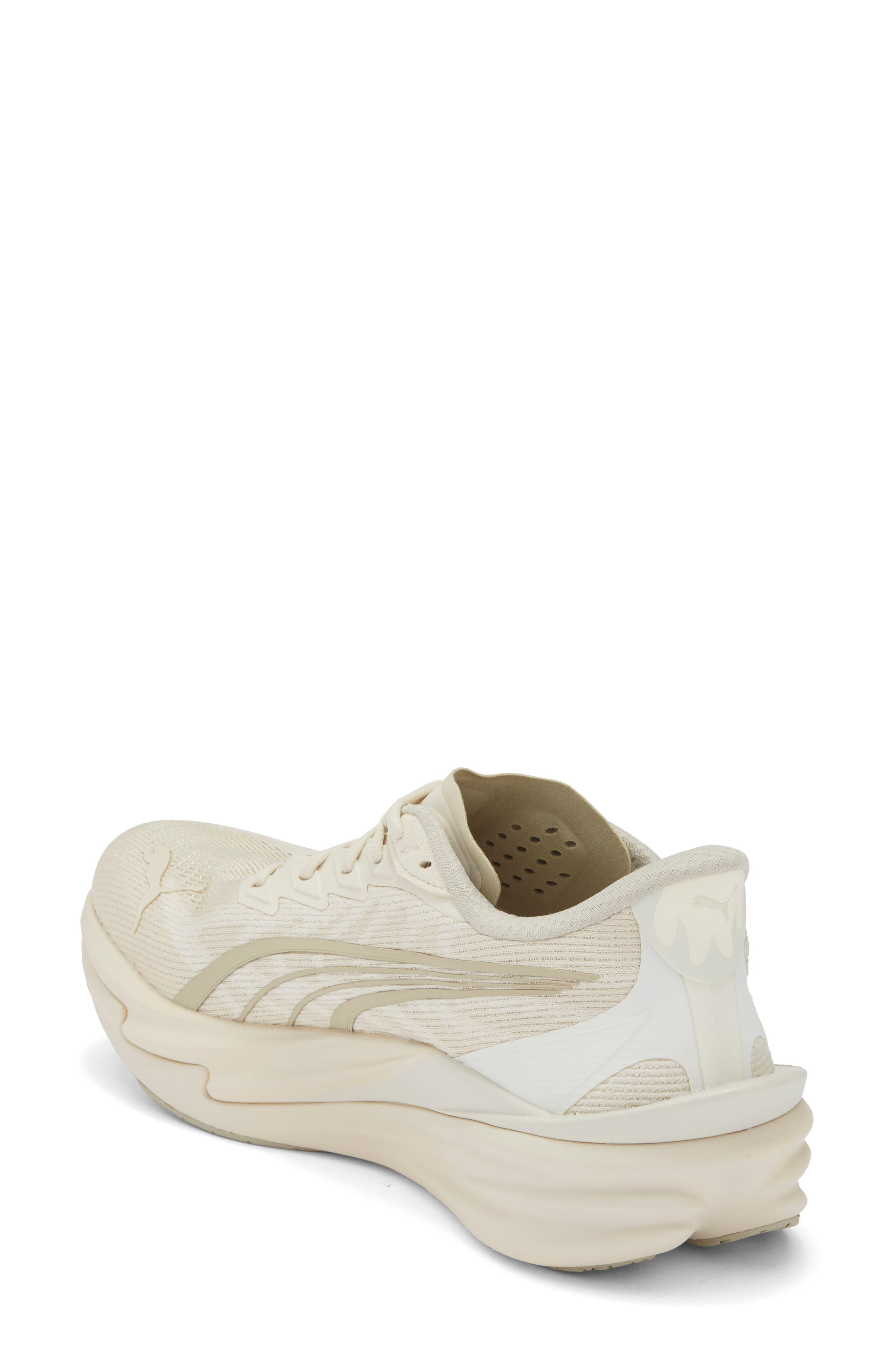 Deviate Nitro 4 Running Shoe - image 2