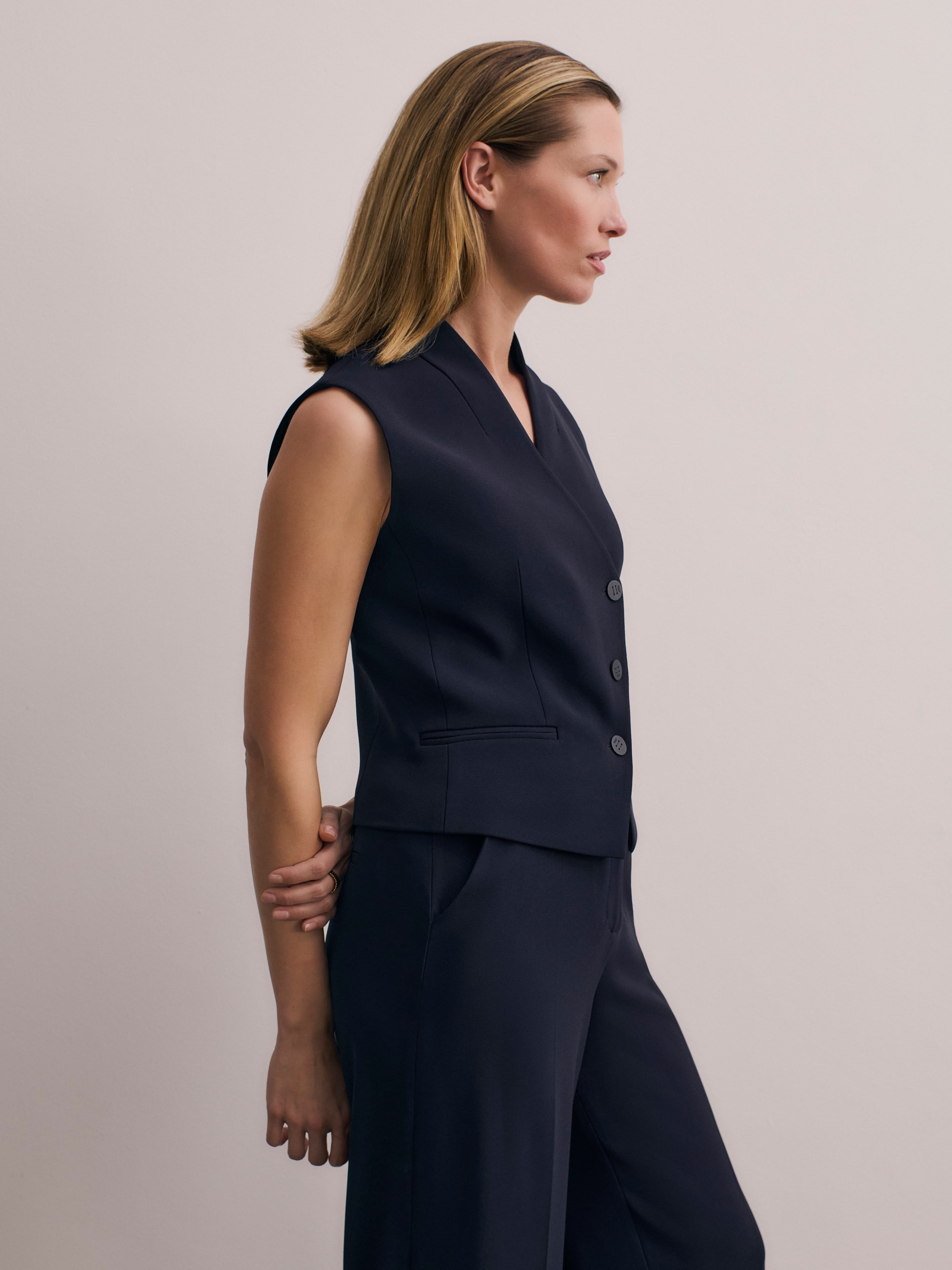 Romney Clever Crepe Waistcoat - image 4