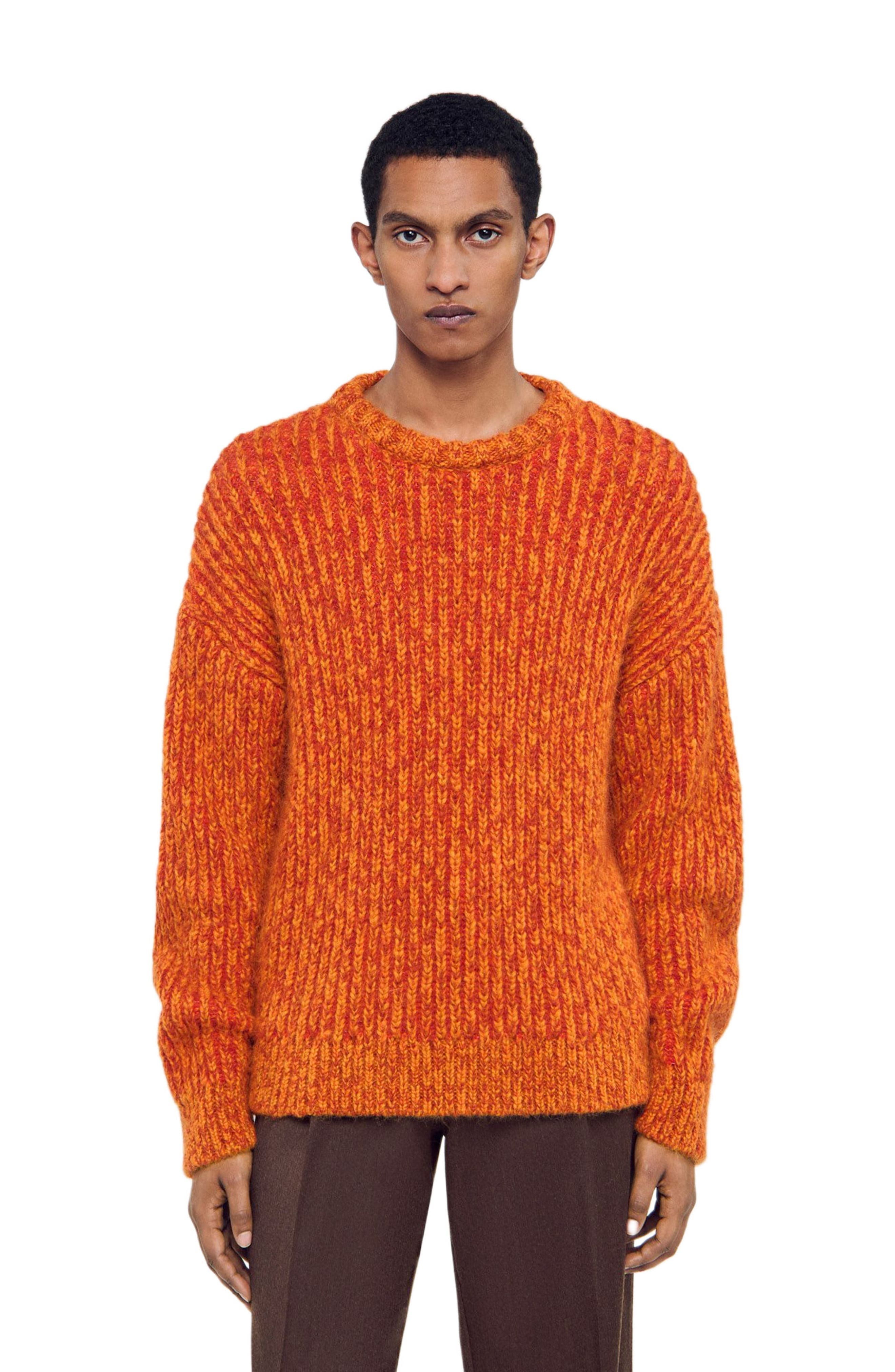 Round neck long-sleeve sweater - image 1