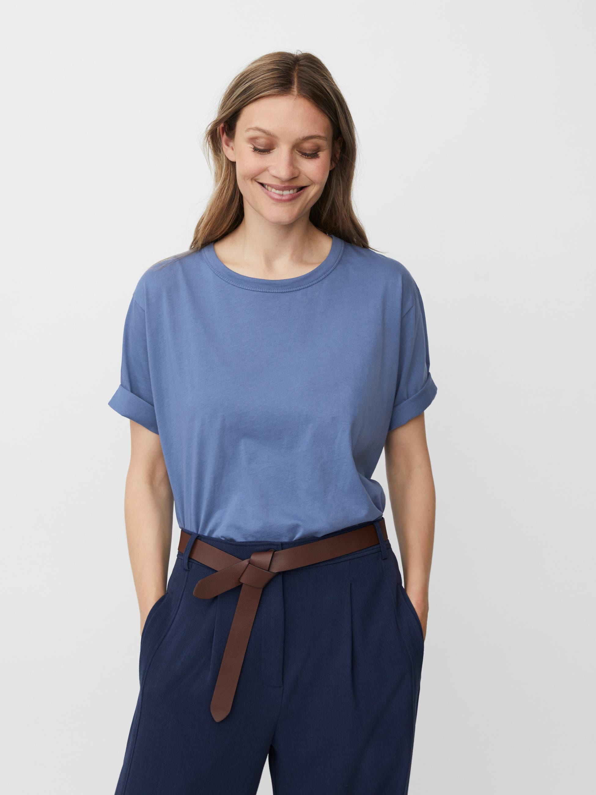 MaDoreann Short Sleeve Crew Neck T-Shirt - image 3