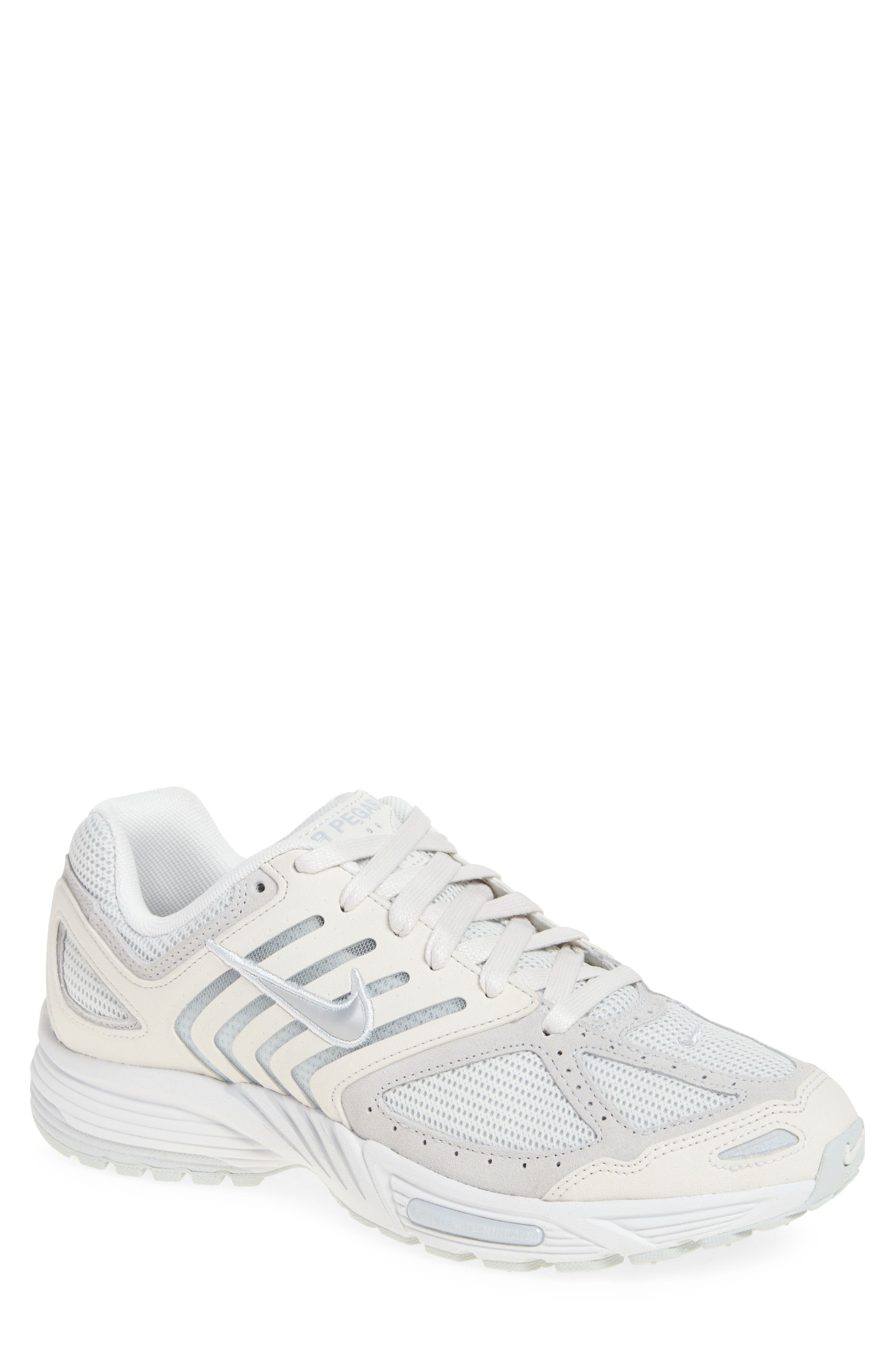Air Pegasus 2005 SE Sneaker - image 1