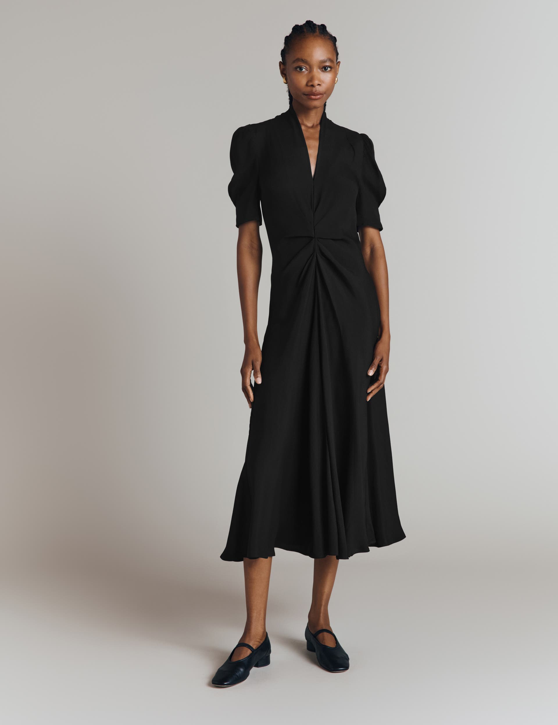 Capri Crepe Short Sleeve Midi Dress - image 1