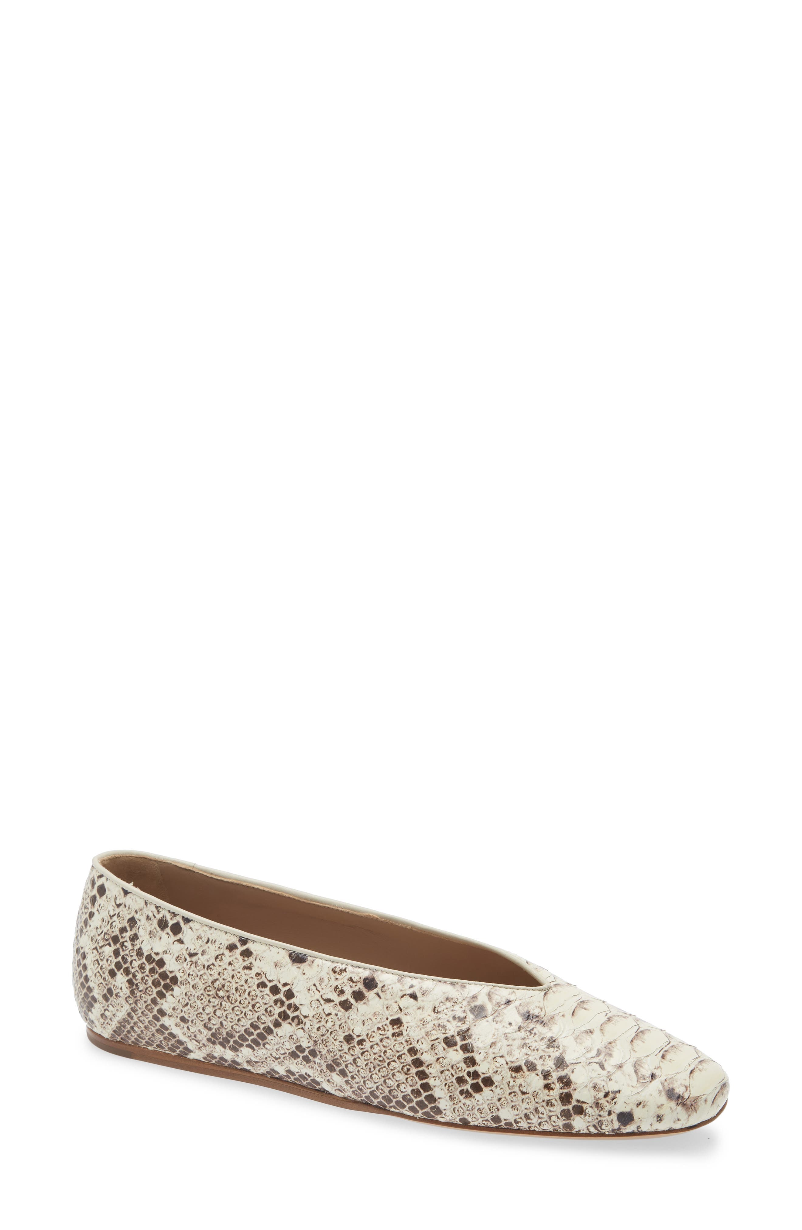 Classic Regency Flat