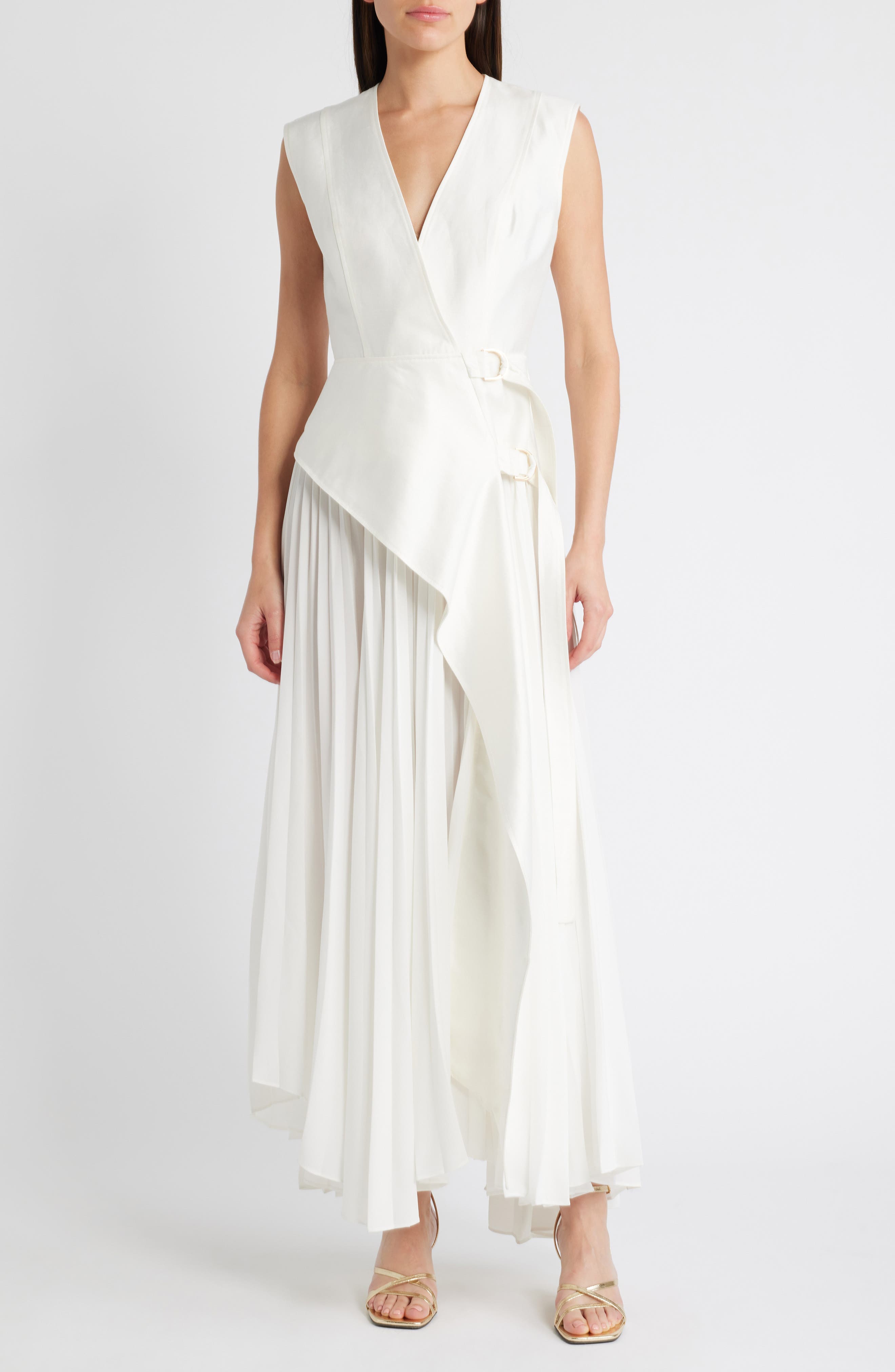 Ellenbrook Linen Blend Sleeveless Gown