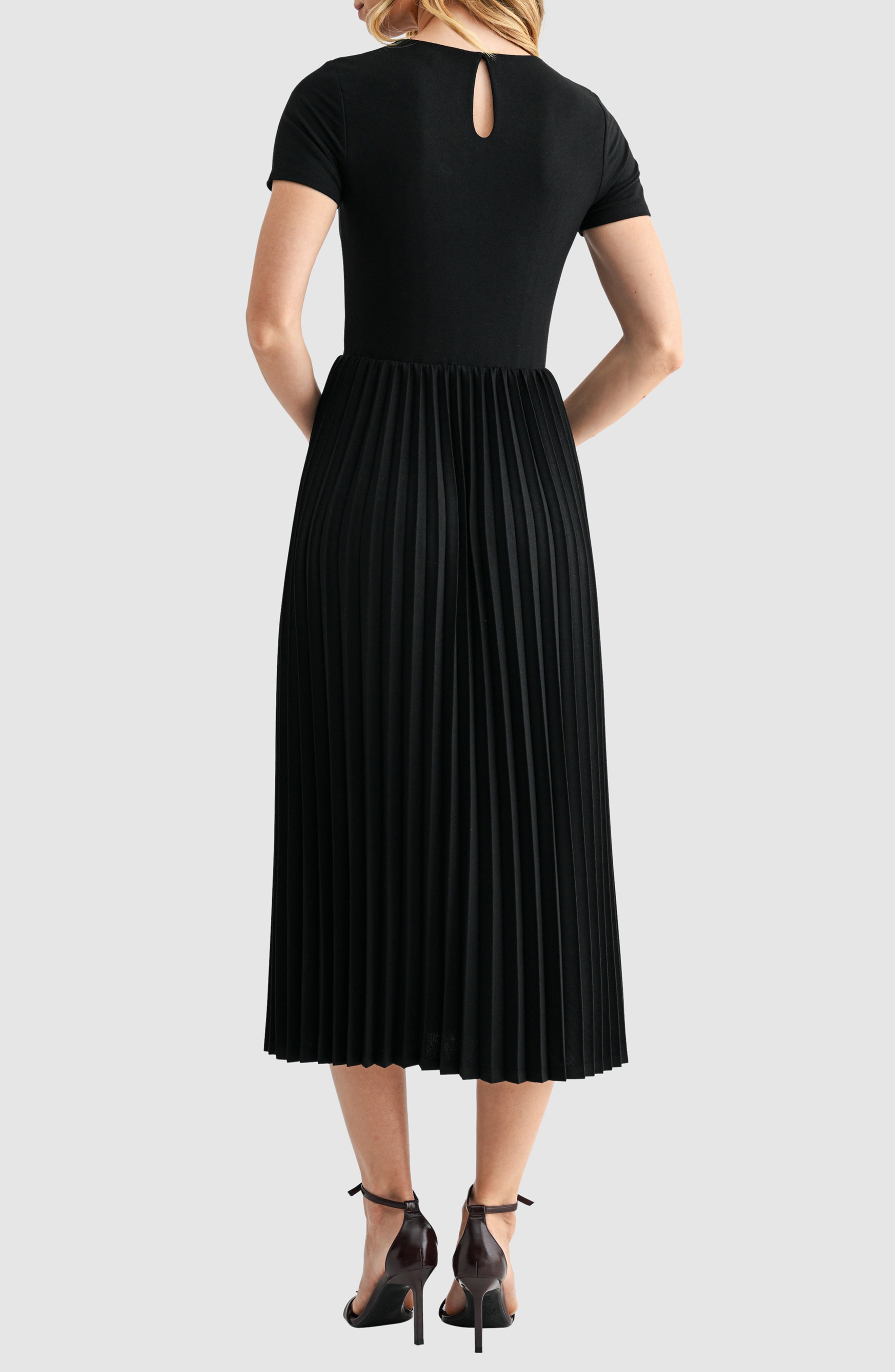 Short Sleeve Pleated Midi Dress - image 2
