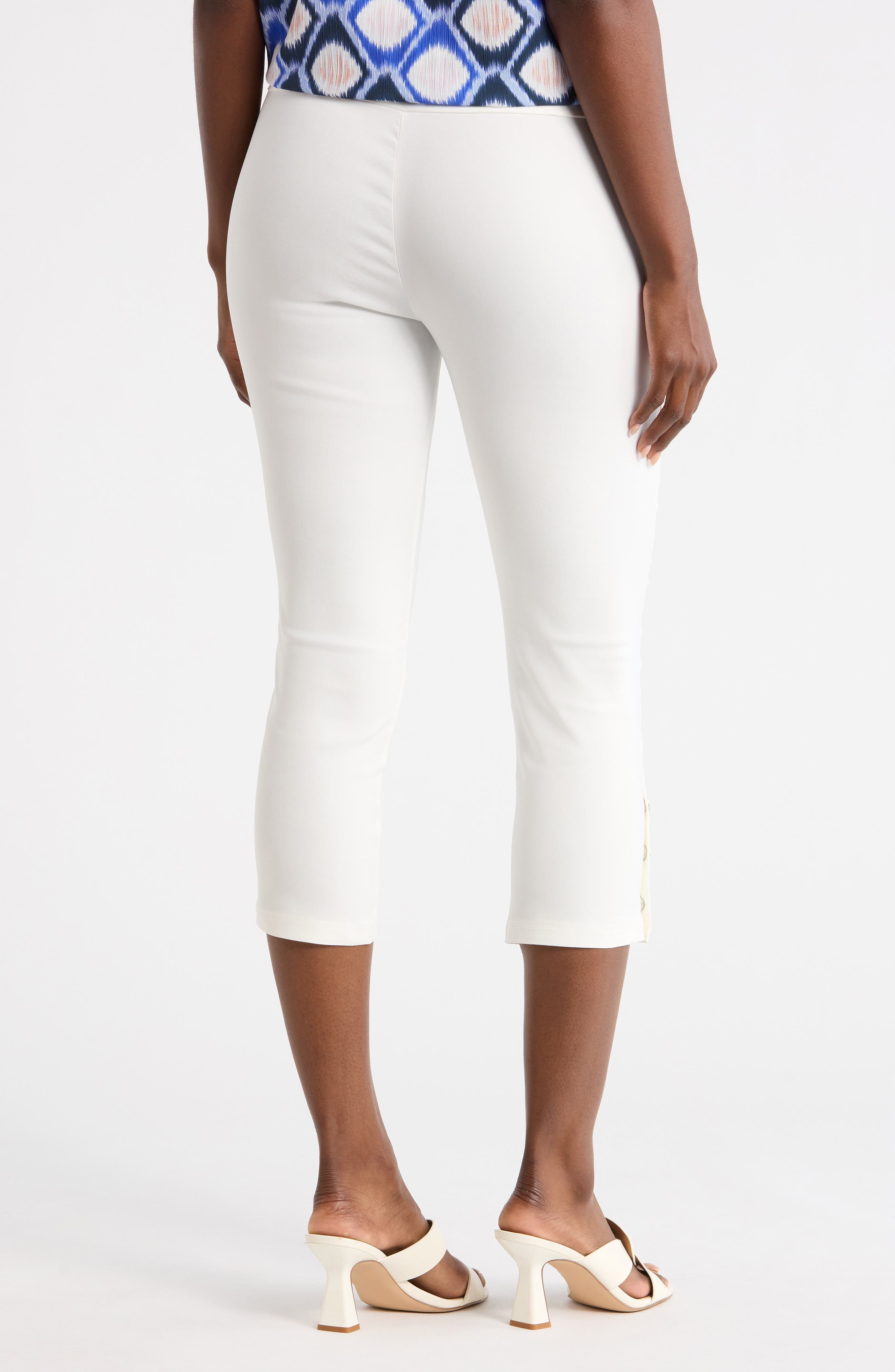 High Waist Pull-On Capri Pants - image 4