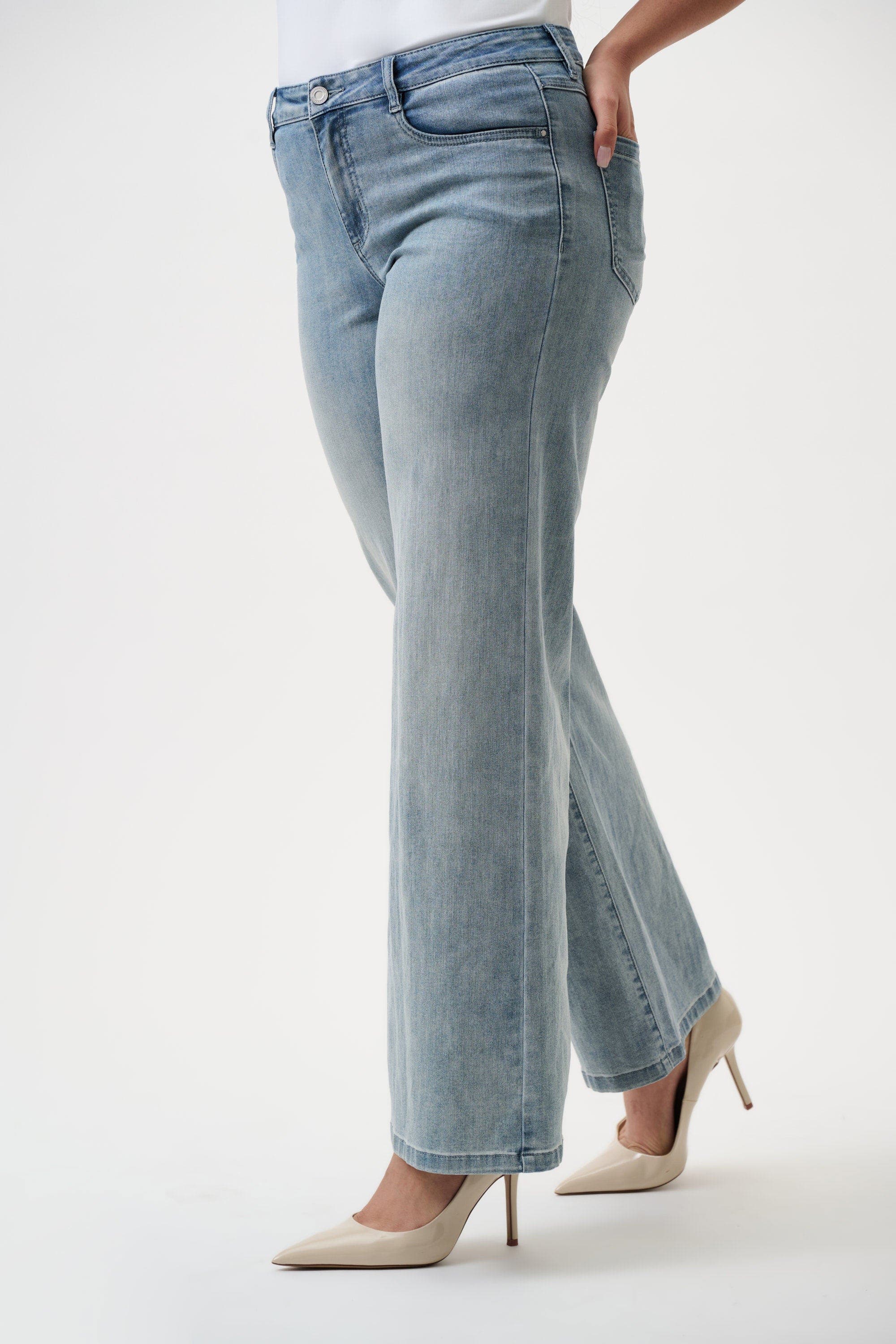 Goldie | Classic Wide-Leg Stretch Jeans - image 2