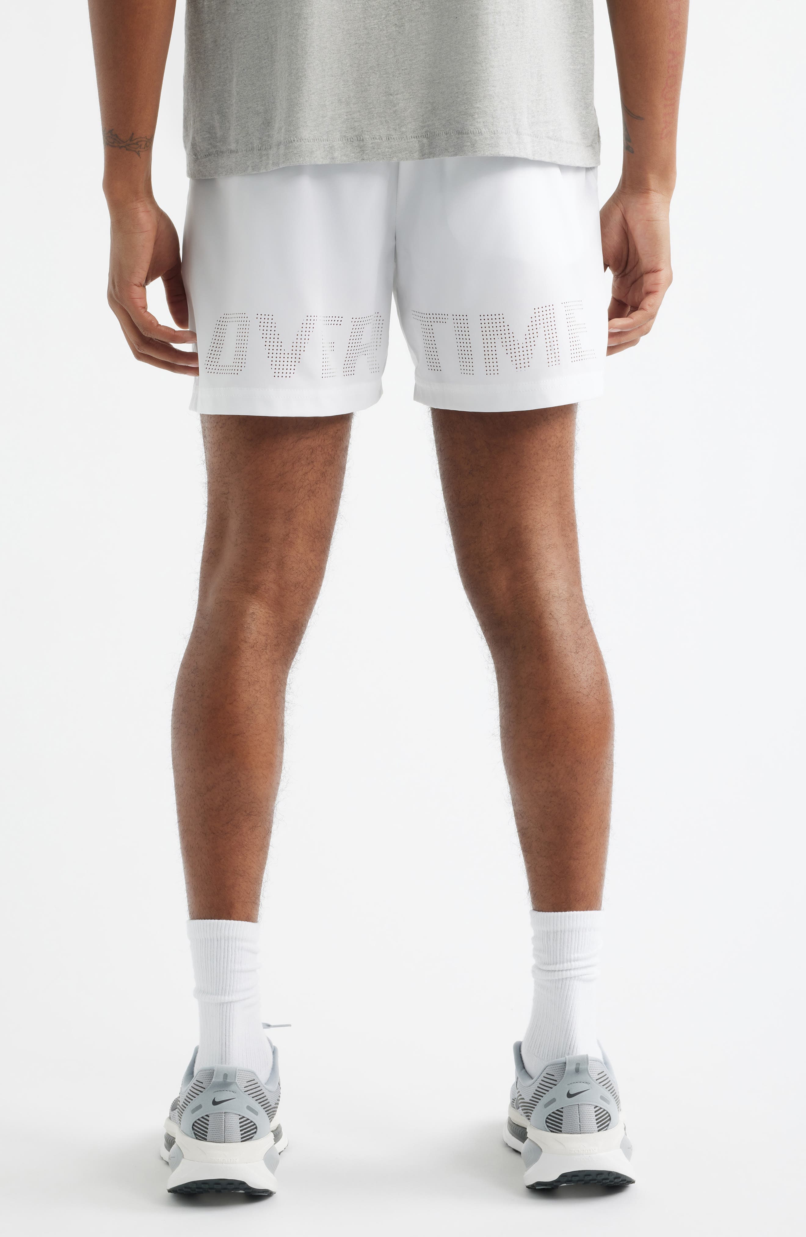 MELO PERFORMANCE SHORT - image 2