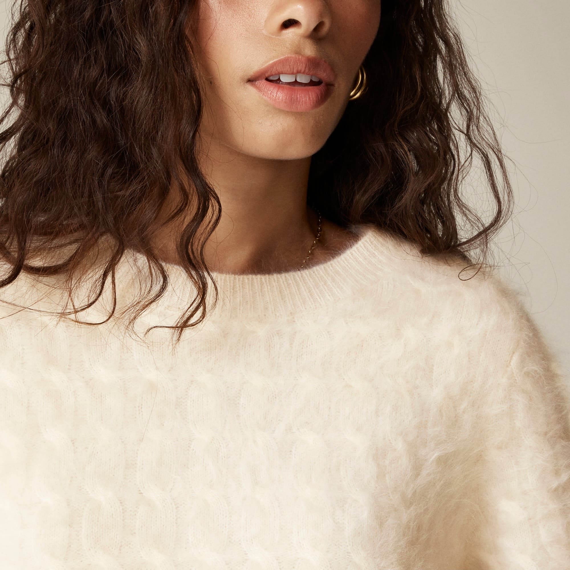 Brushed cashmere shrunken cable-knit crewneck sweater - image 3