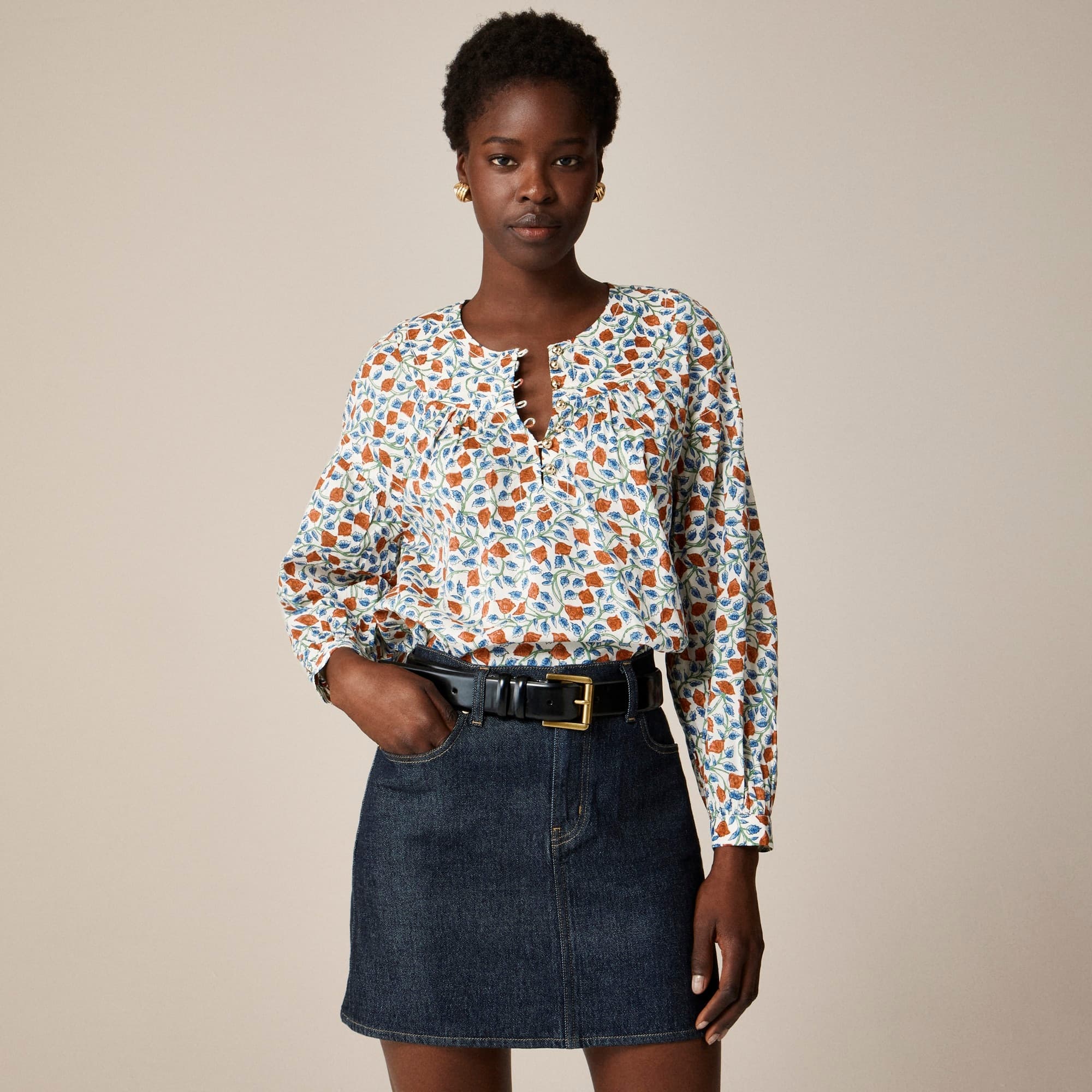 Shirred popover top in rosewood floral - image 2