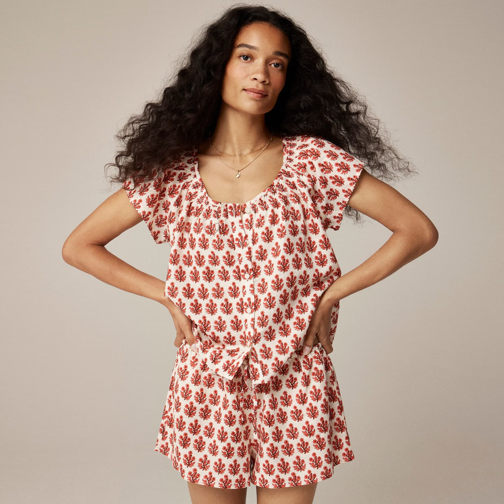 Linen-cotton blend flutter-sleeve pajama short set in floral print - image 2