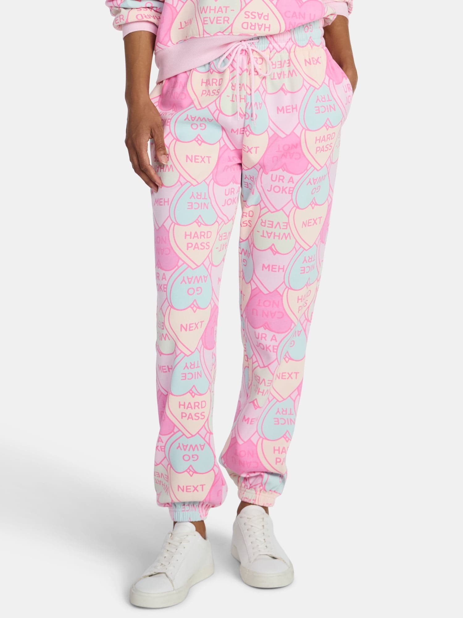 Candy Hearts Women's and Women's Plus Graphic Fleece Joggers, 30'' Inseam, Sizes XXS-4X