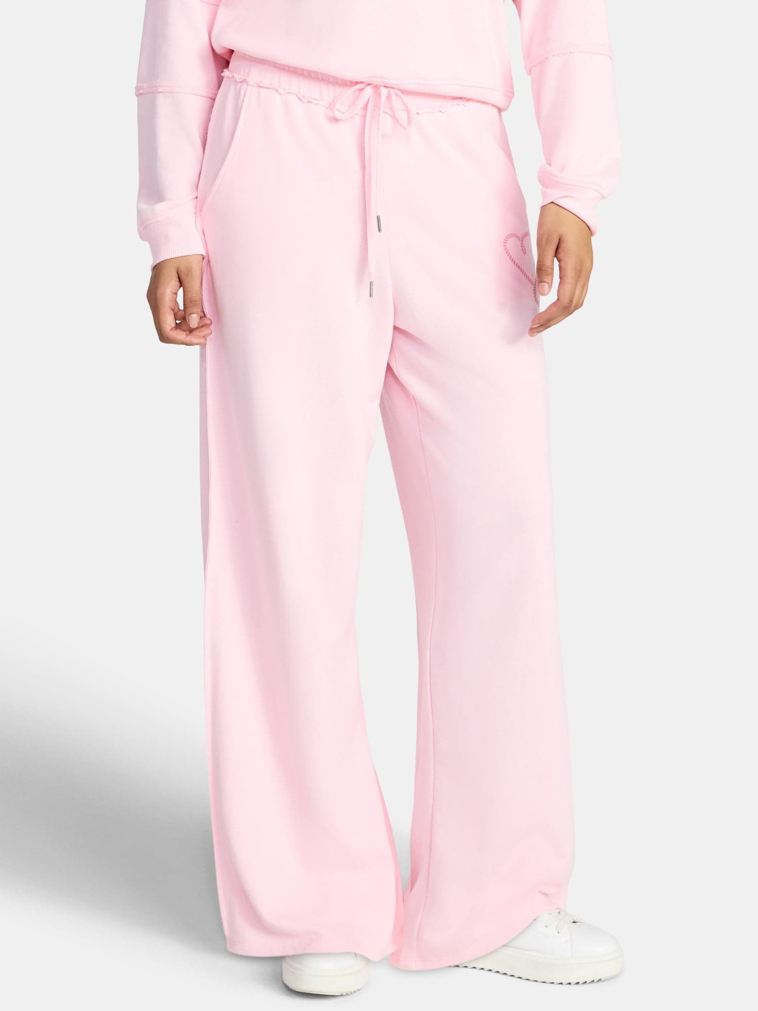 Valentine's Day Women's Heart Lasso Graphic Fleece Pants from Way to Celebrate, Sizes S-XXXL